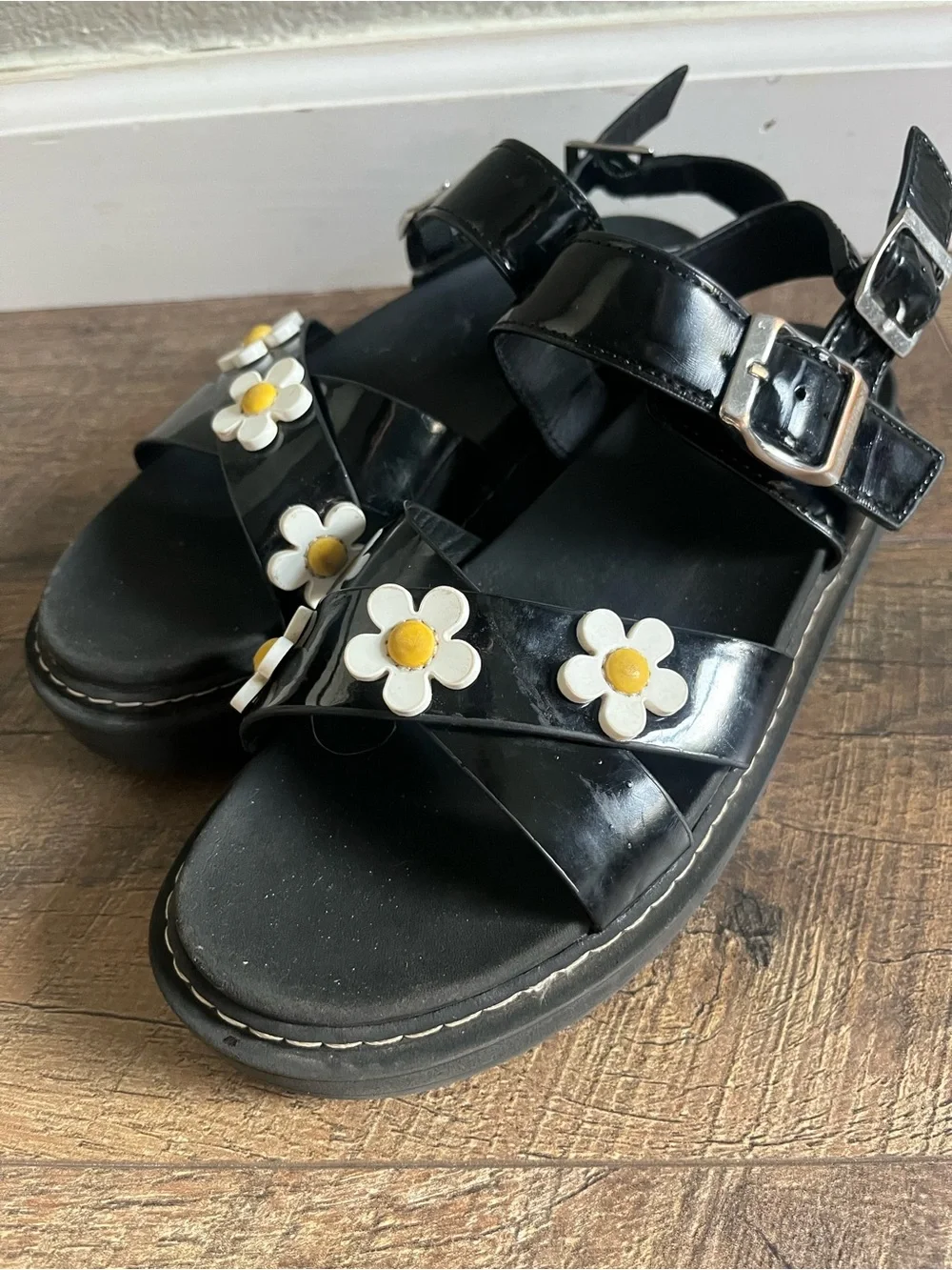 Wonder Nation Girls Flatform Daisy Sandal girls size 3